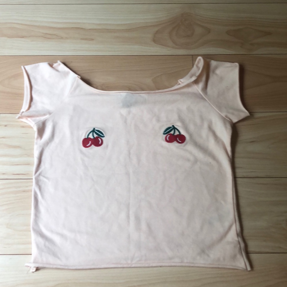 pink T-shirt